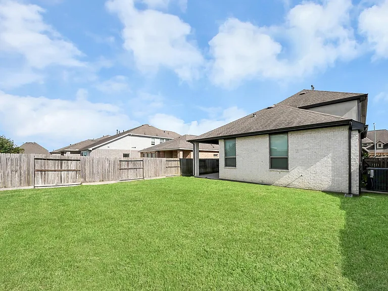 24754 Levante Dr — Photo 9