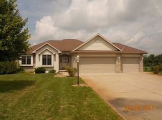14991 Falcon Ln, Goshen, IN 46526