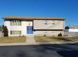 87 Cleveland St, North Providence, RI 02904