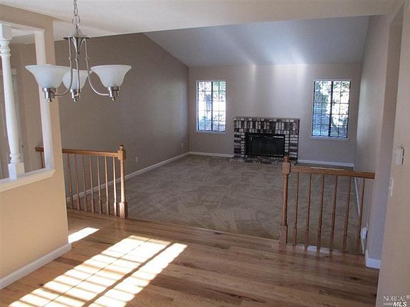 3rd image of 2107 Caulfield Ln