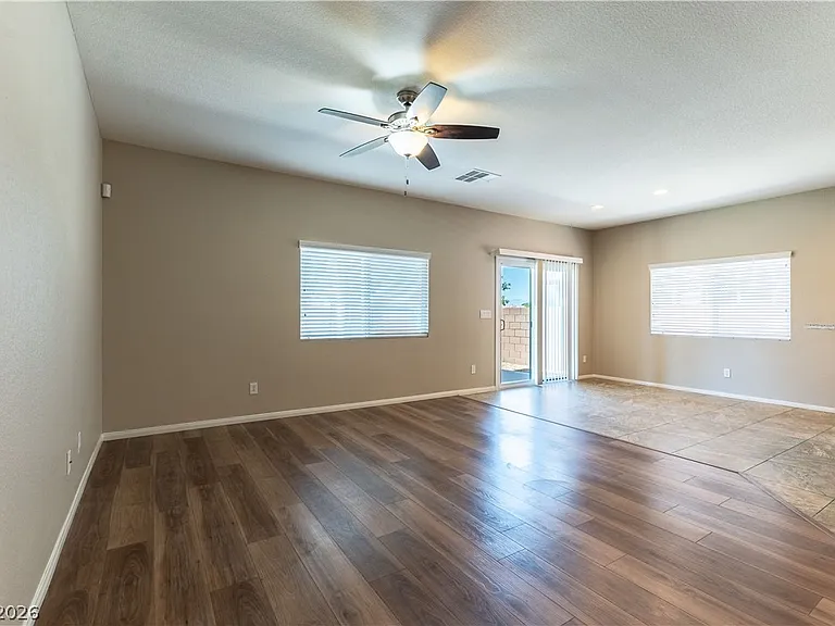 205 Dela Cruz Ave — Photo 12