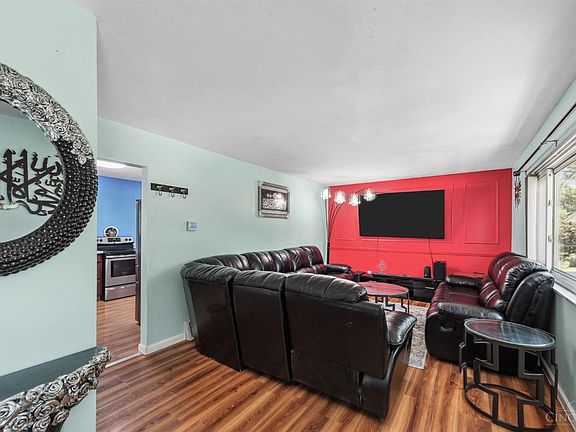 4th image of 5612 Foxglove Ln