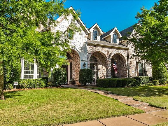 4th image of 2109 Estes Park Dr