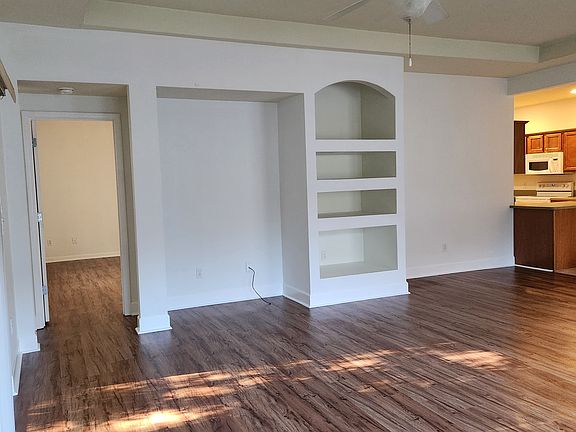 5th image of 88 Covington Cir