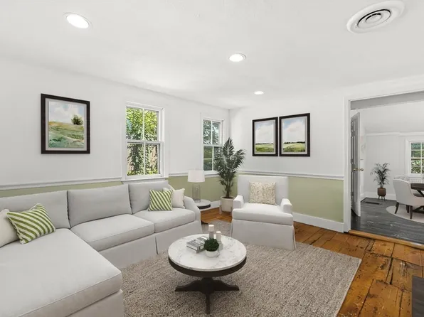 992 Chestnut St, Newton, MA 02464