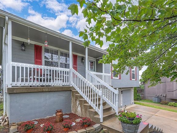 4th image of 1222 SW Lone Star Ct