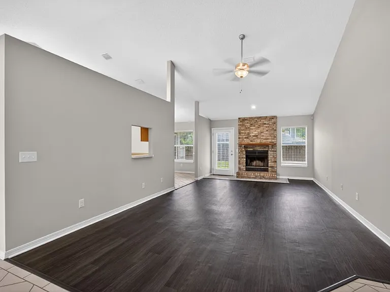 3550 Sheldrake Dr — Photo 6