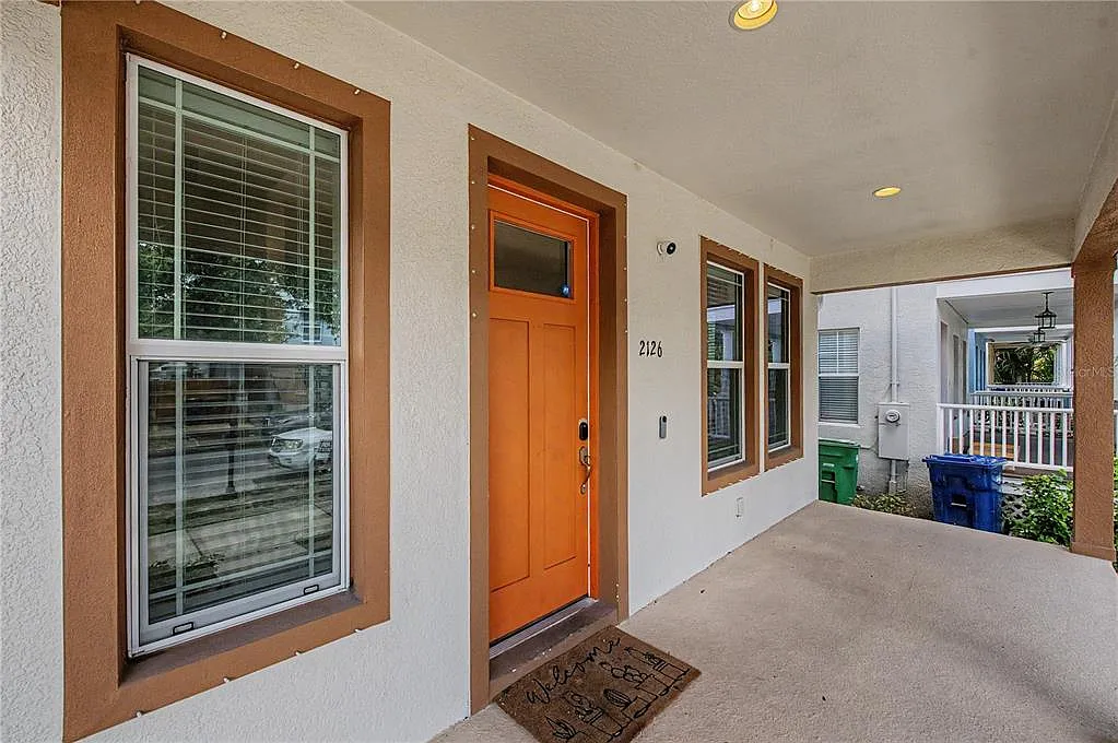 3 bed, 2.5 bath, 1672 sqft, $3,950 — Photo 3