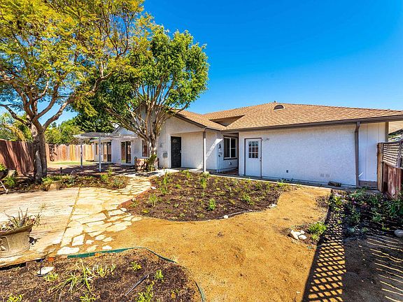 4th image of 741 Hacienda Dr
