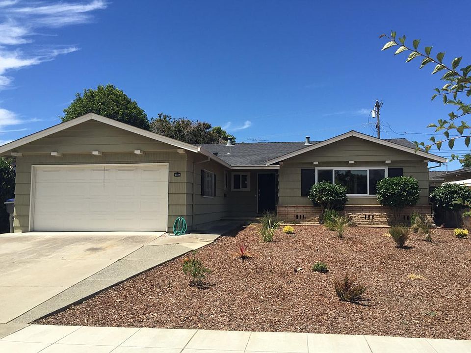 1st image of 2539 Aragon Way