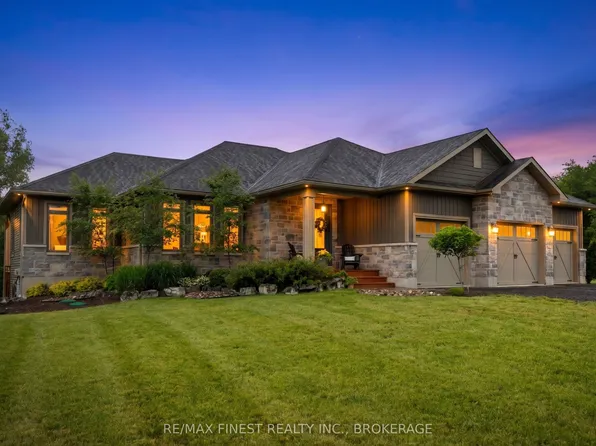 1046 Kam Ave, South Frontenac, ON K0H 1X0