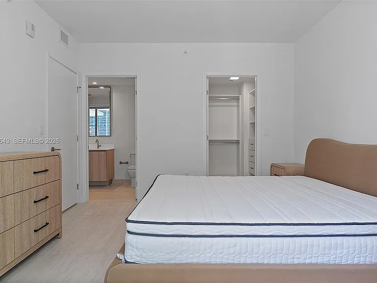 77 SE 5th St #1905 — Photo 3