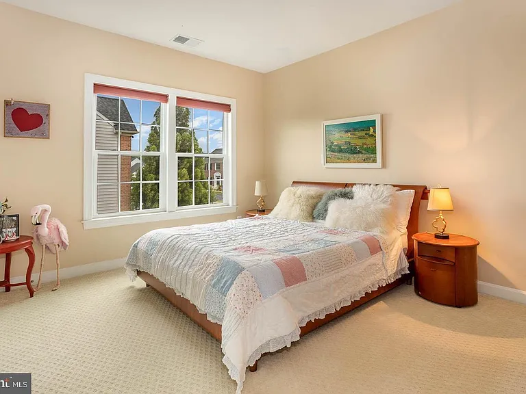 714 Monarchos Dr — Photo 13