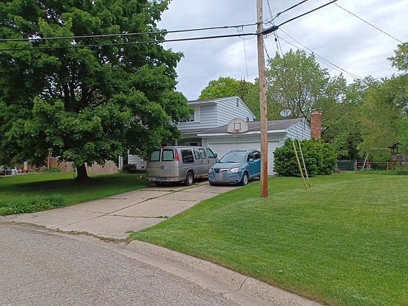 2nd image of 4323 Saint Martins Dr