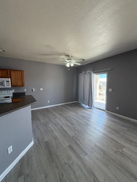 3 bed, 1356 sqft, $1,700 — Photo 3