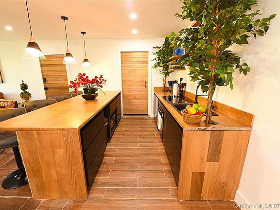4th image of 1740 NE 49th St #1111