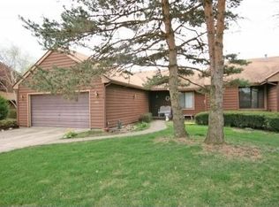 111 Arbours Dr, Savoy, IL