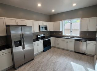 978 Aurora Ave #1, Saint Paul, MN 55104