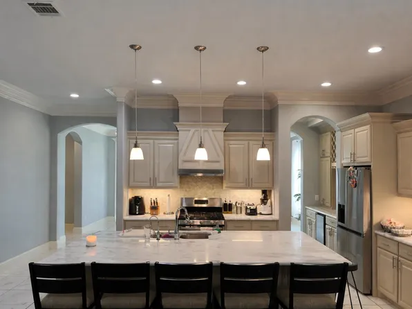 337 Lucille St, Irving, TX 75060