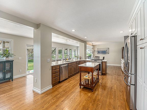 5th image of 4844 Somerset Ct