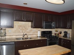 321 E Tall Oaks Ln, Itasca, IL 60143