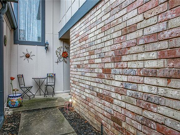 4th image of 1020 Verbena Dr