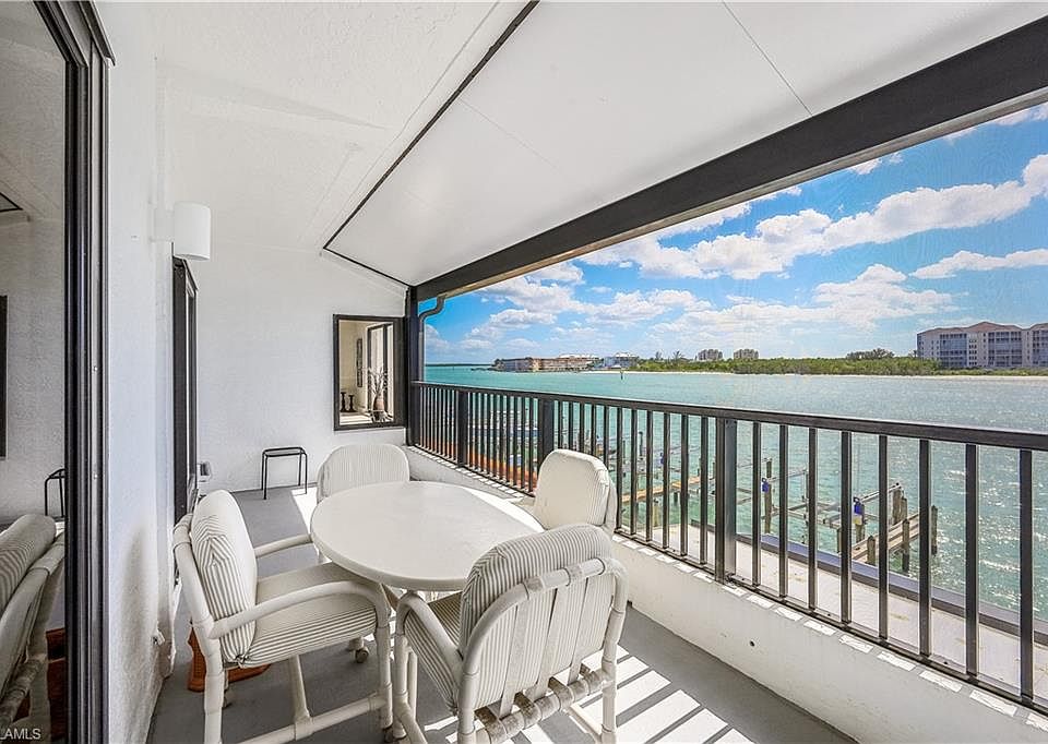 1st image of 322 La Peninsula BLVD #322