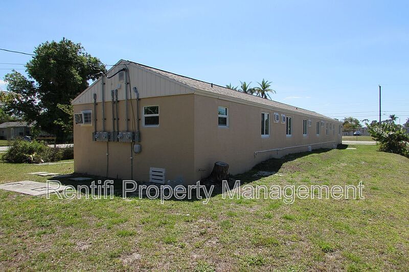 Building Photo 4