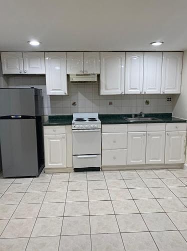 1st image of 3150 Randall Ave #1
