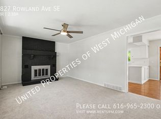 1827 Rowland Ave SE, Kentwood, MI 49546