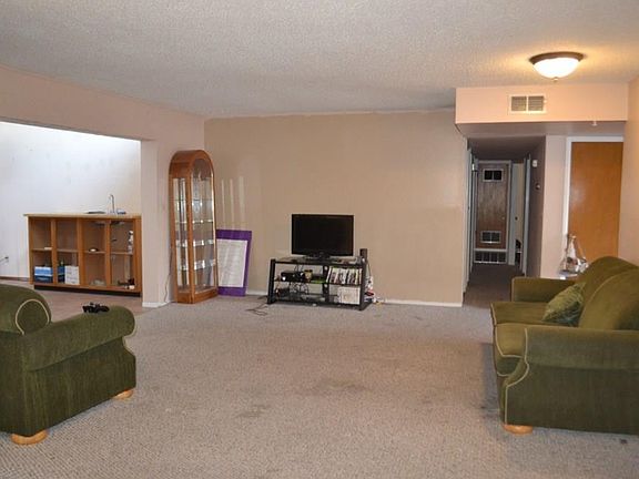 4th image of 10409 Sugarberry Ave