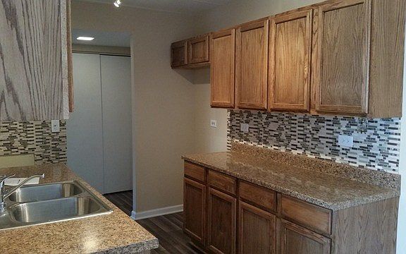 3rd image of 5S040 Pebblewood Ln APT E404
