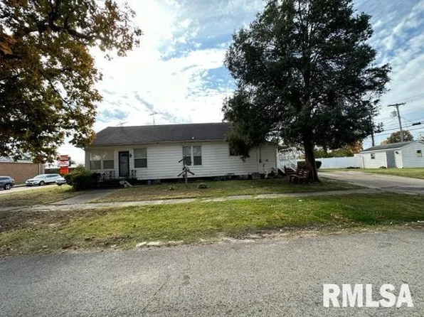 701 S 14th St, Herrin, IL 62948