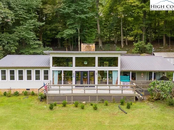 206 Oak Grove Circle, Jefferson, NC 28640