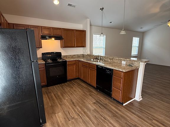 3rd image of 244 Old Woolen Mill Ln