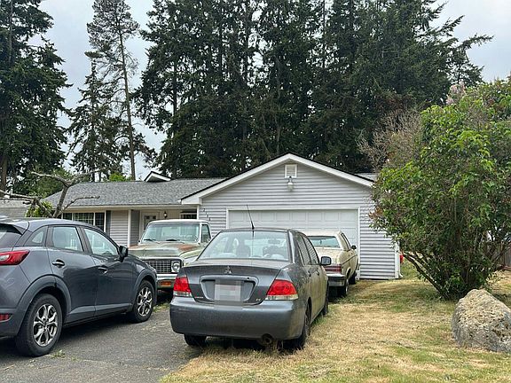 2nd image of 2146 Crosswoods Cir
