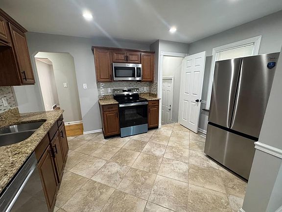 2nd image of 1753 E Milton Ave