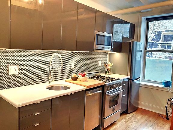 5th image of 451 Clinton Ave #B