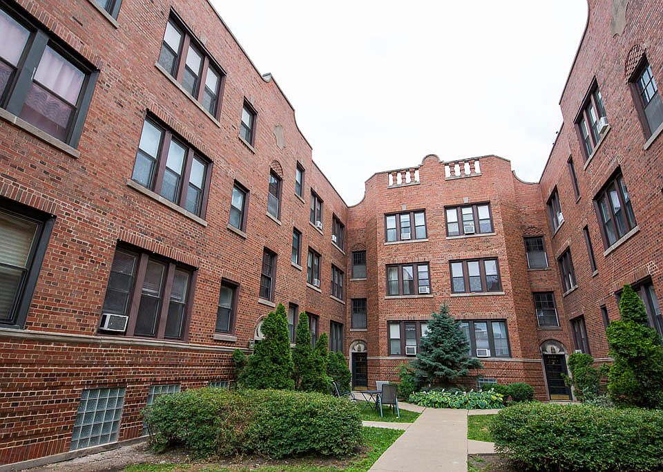 1st image of 2501 W Winnemac Ave #B5