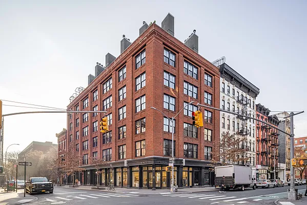 Sold by Nest Seekers International | media 28