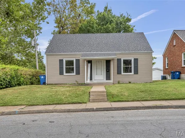 726 N 4th St, Saint Charles, MO 63301