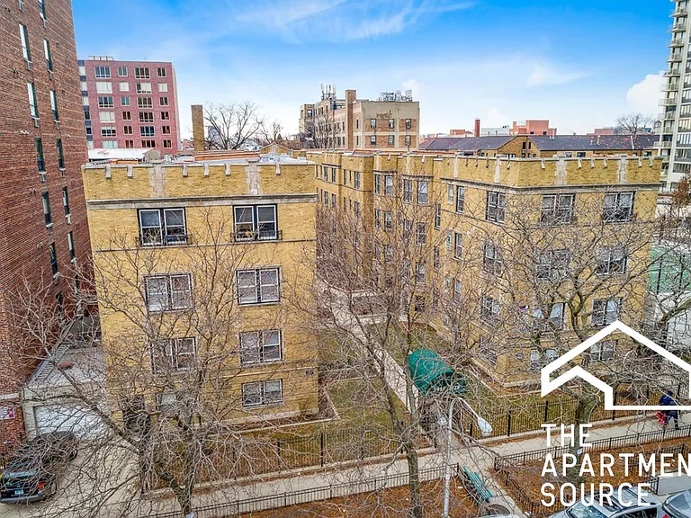 3930 N Pine Grove Ave #3916-2 — Photo 5
