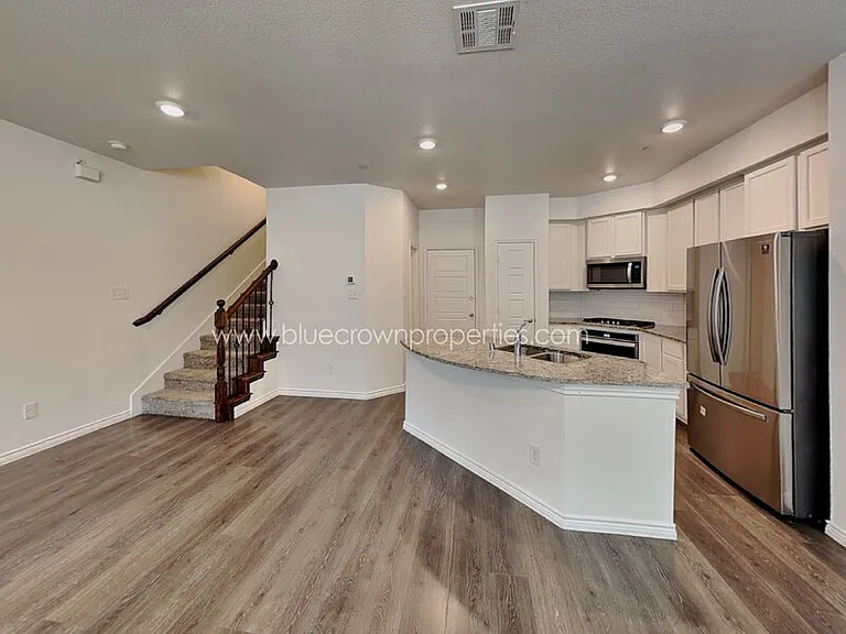 2431 Klamath Dr — Photo 5