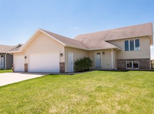 6049 S Pointe Dr SW, Rochester, MN 55902