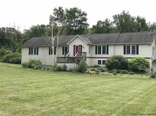 42 Dooley Dr, Saugerties, NY 12477