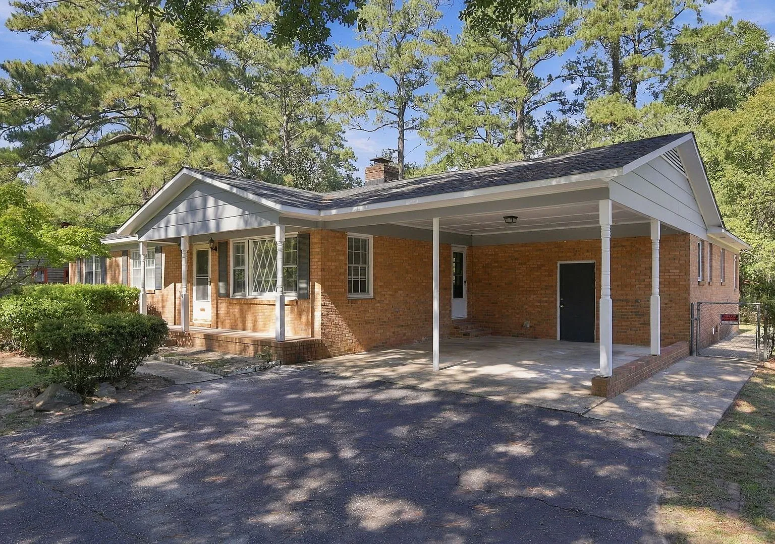 4 Br/2.5 Ba Home - Split Floorplan; Open Spaces — Photo 1