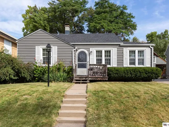 4832 Pine St, Omaha, NE 68106