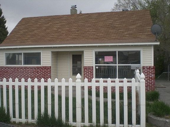 2nd image of 464 College St