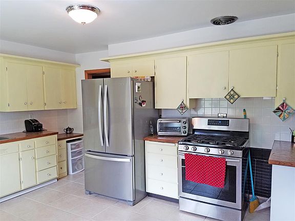 3rd image of 3427 W Rockwell Ave
