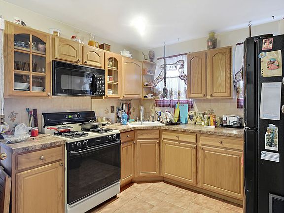 5th image of 4148 Gunther Ave